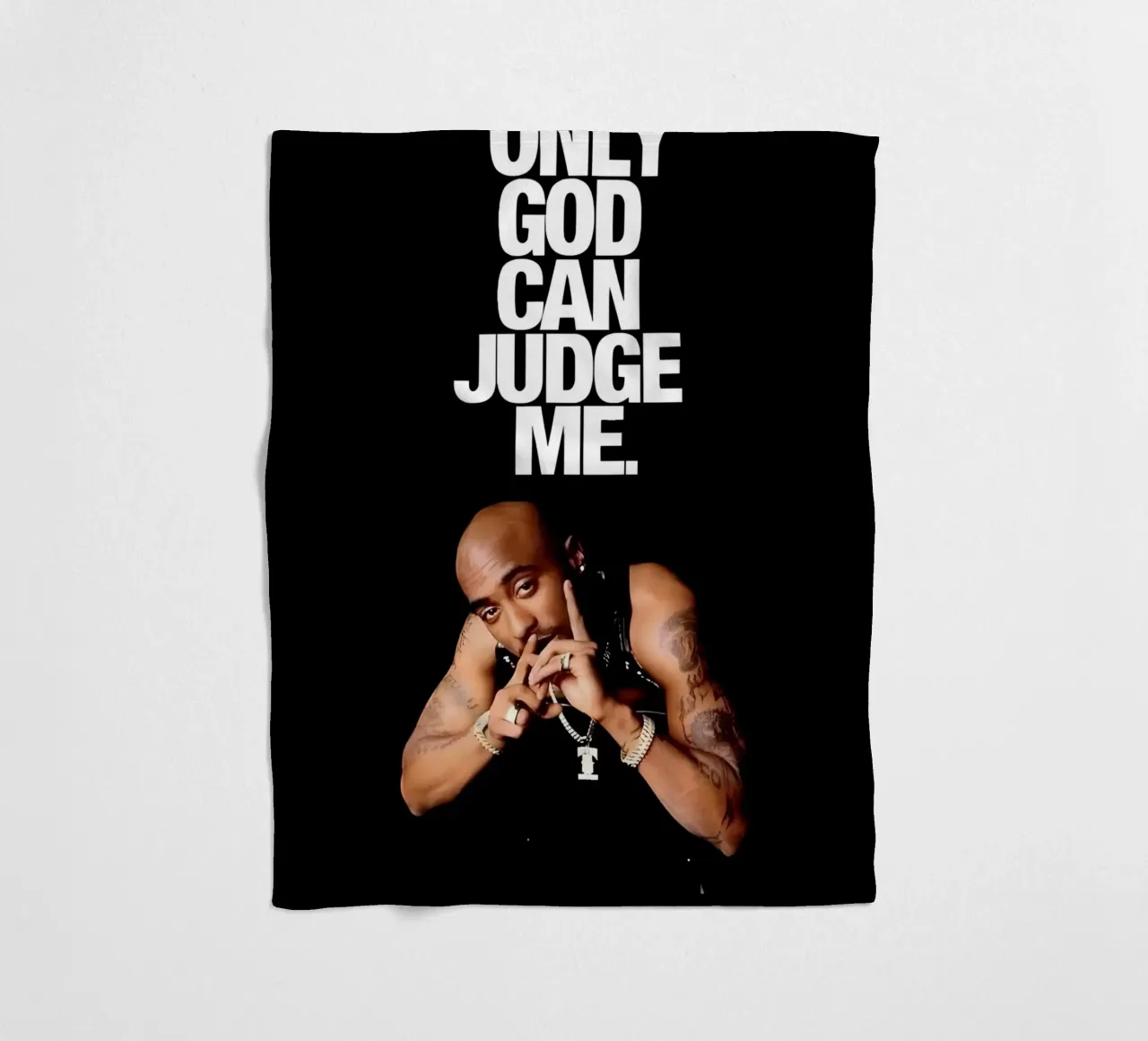 ONLY GOD CAN JUDGE ME coperta in pile da Type & Tape