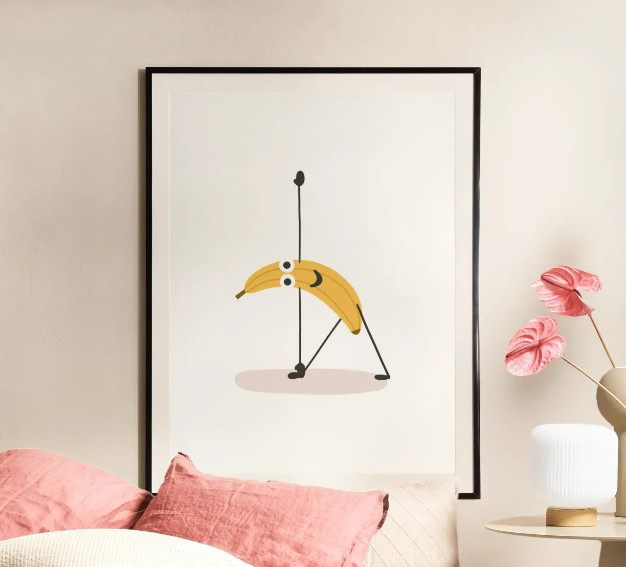 Yoga Banana in Triangle Pose | Fun & Witty Art for Yogis poster avec cadre en bois de Kathrin Woo Design