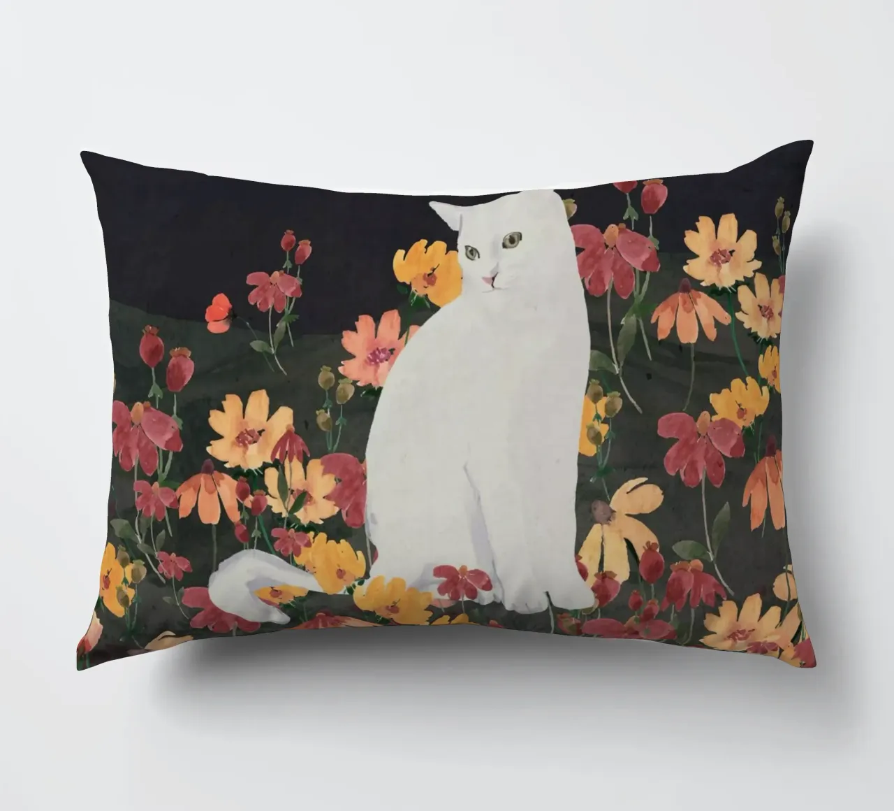 gatto in un campo di fiori 4 cuscino da ThingDesign