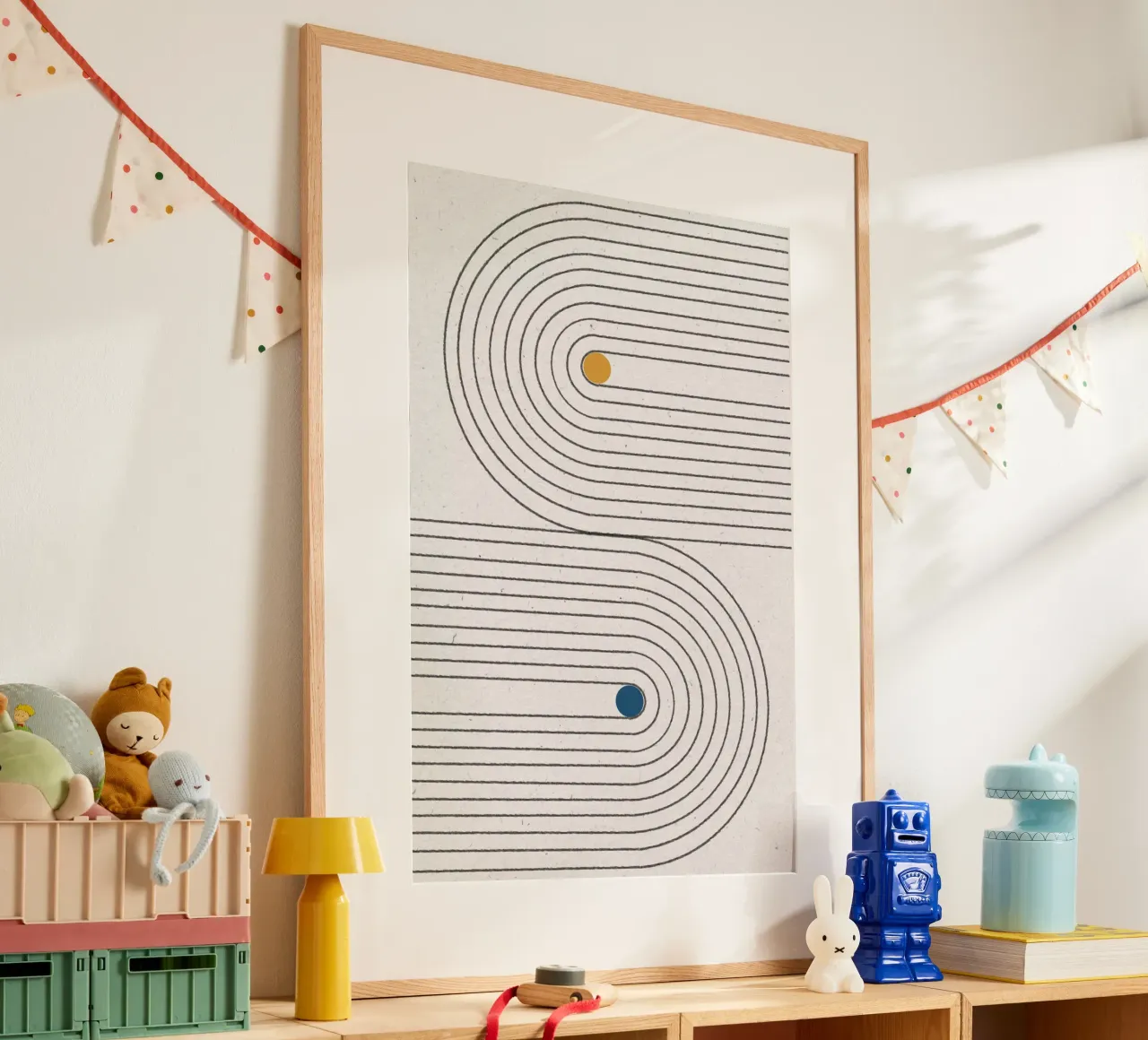 Puntini semplici di Blance poster con telaio in legno da The Miuus Studio