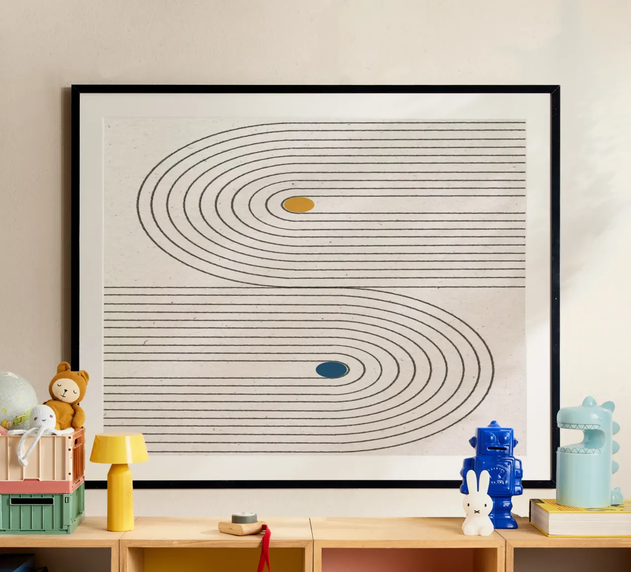Puntini semplici di Blance poster con telaio in legno da The Miuus Studio