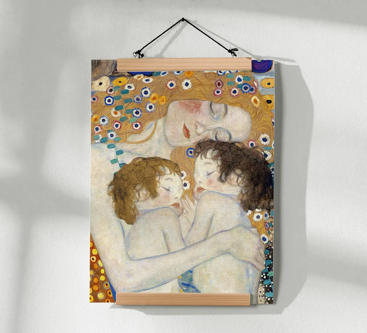 Madre e gemelli I poster con telaio in legno da Glen Stephens