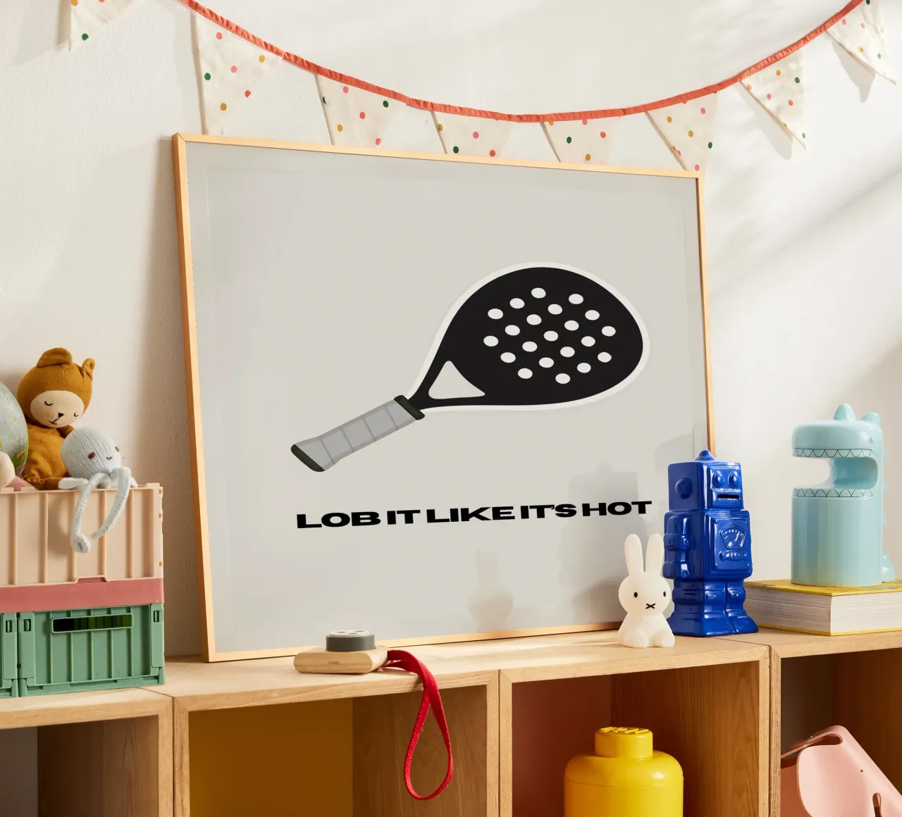 Padel: Lob it like it's hot poster con telaio in legno da Diesdas Ananas Design
