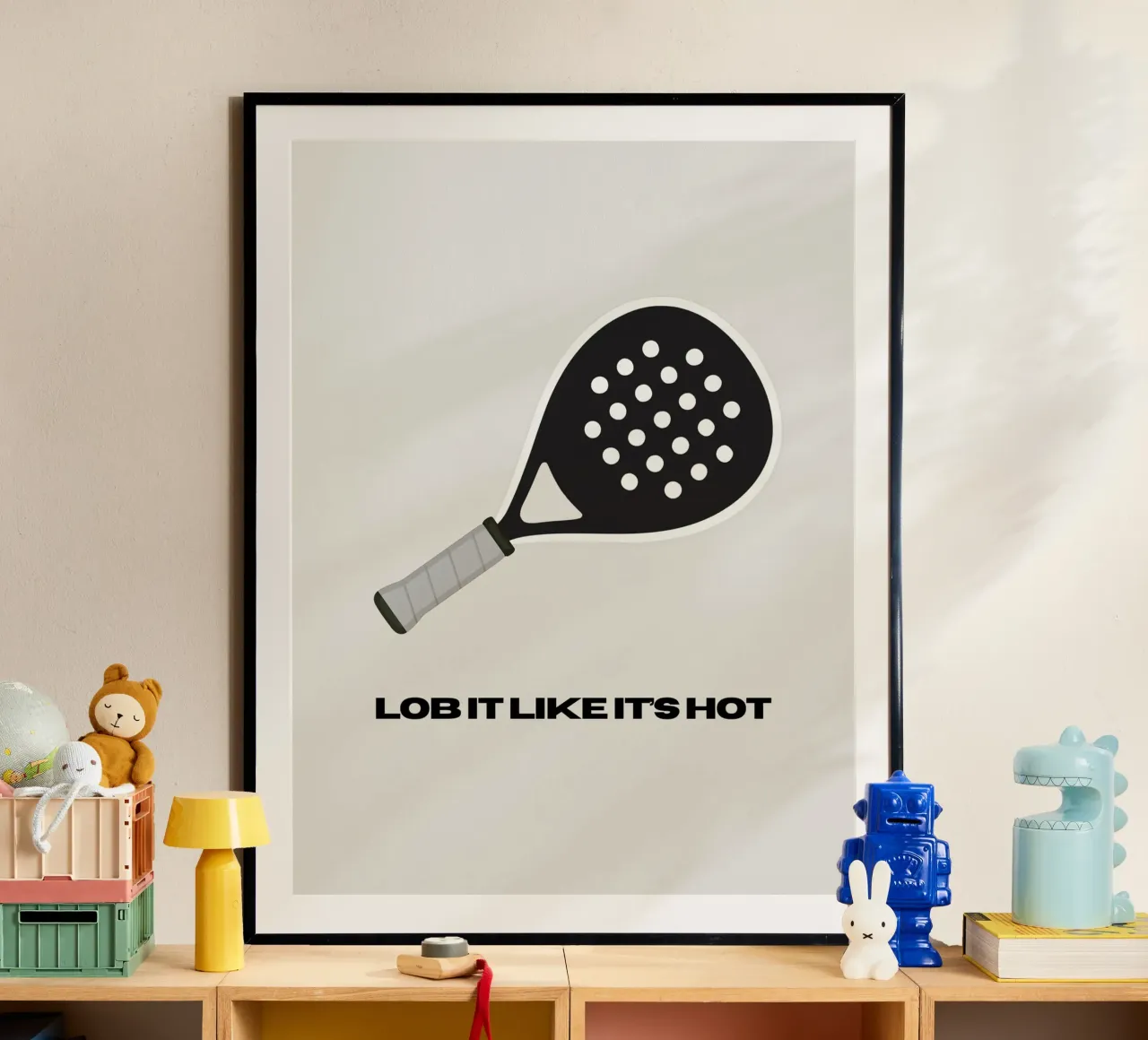 Padel: Lob it like it's hot poster con telaio in legno da Diesdas Ananas Design