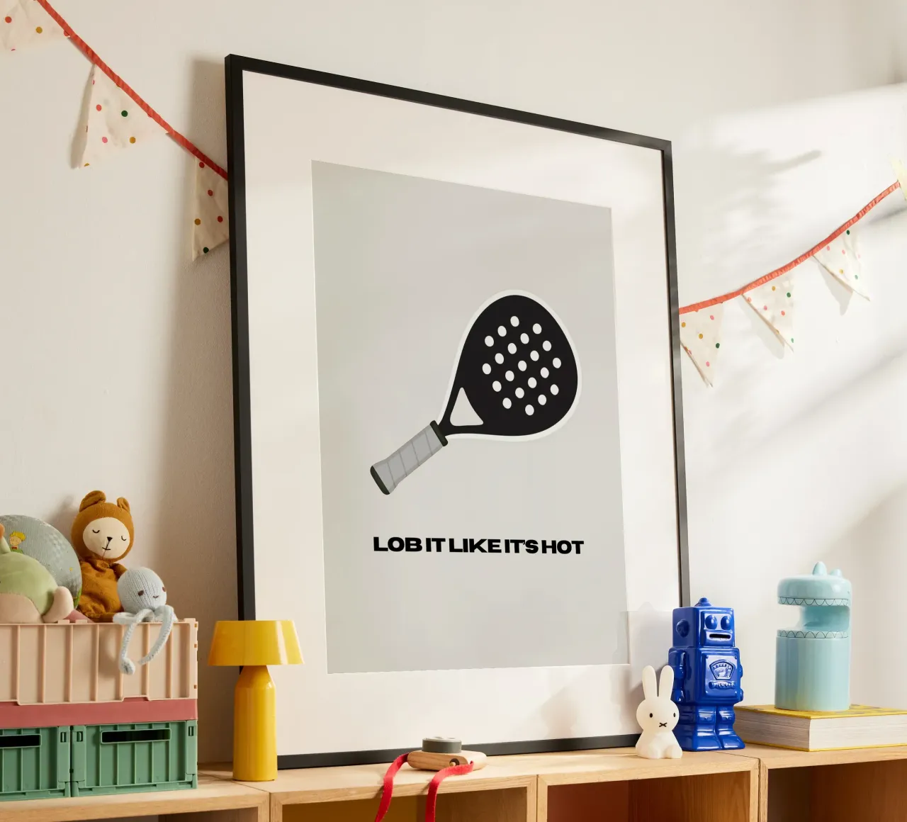 Padel: Lob it like it's hot poster con telaio in legno da Diesdas Ananas Design