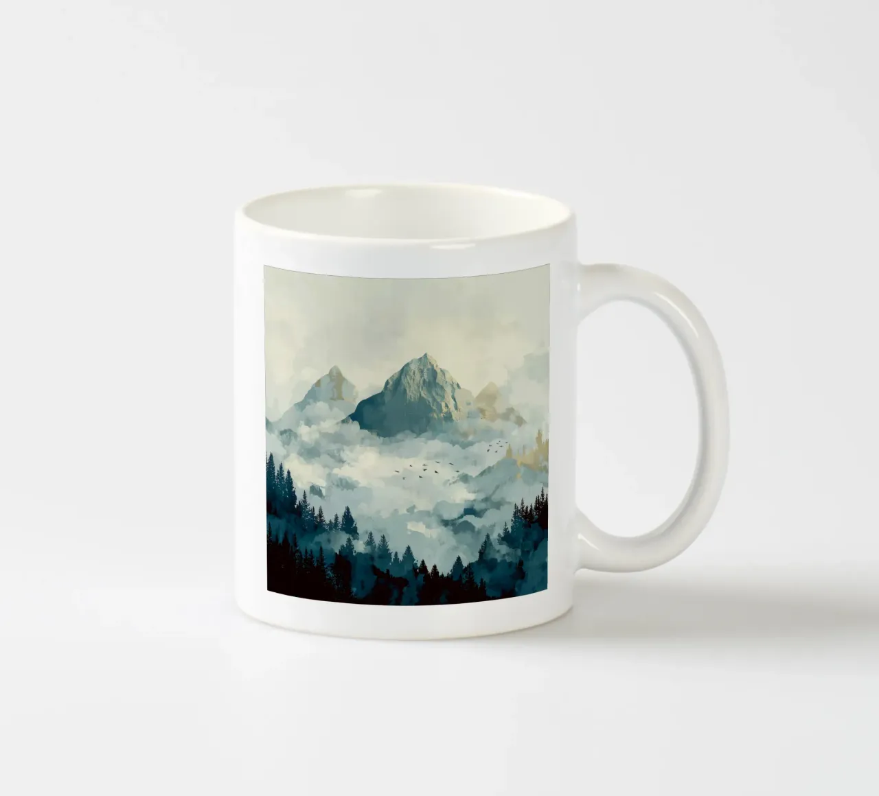 Mountain Landscape - Snowy Peaks and Pine Forest in Clouds tazza in ceramica da Dune