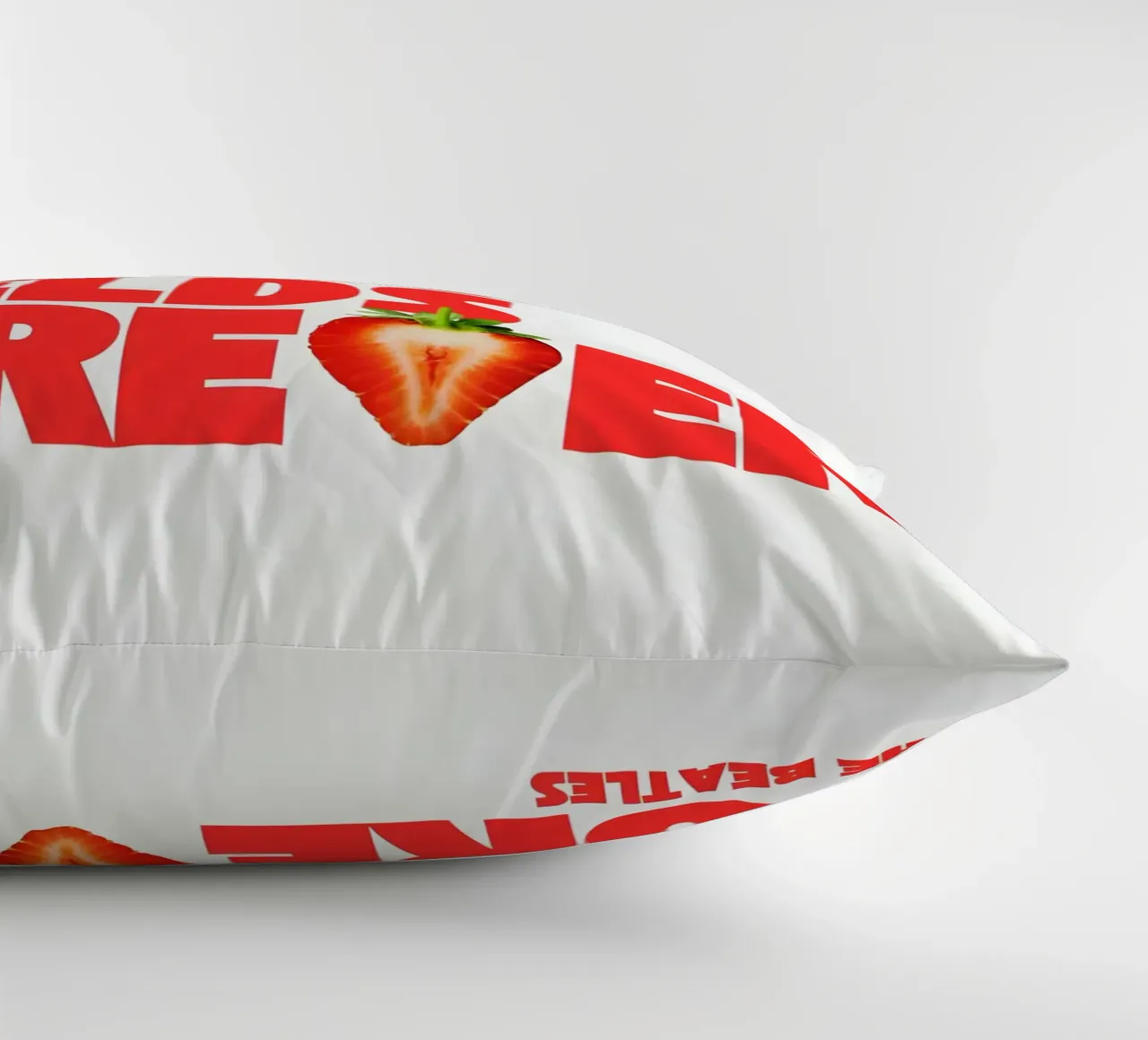 Strawberry Fields Forever cuscino da Type & Tape