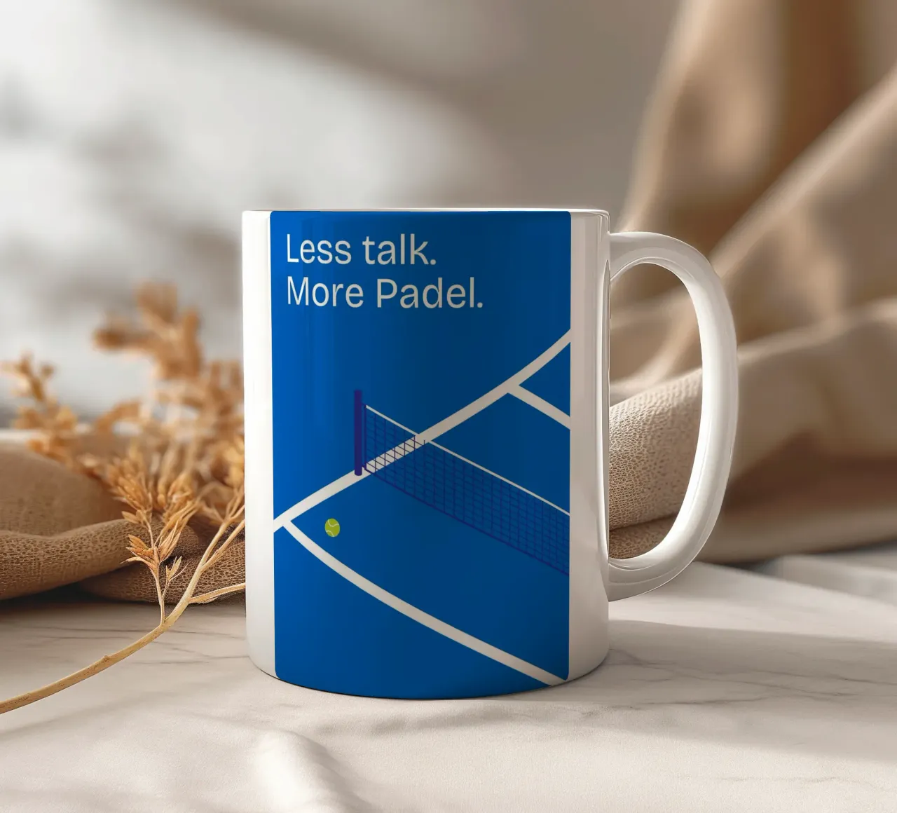 Less talk. More Padel. tazza in ceramica da Diesdas Ananas Design