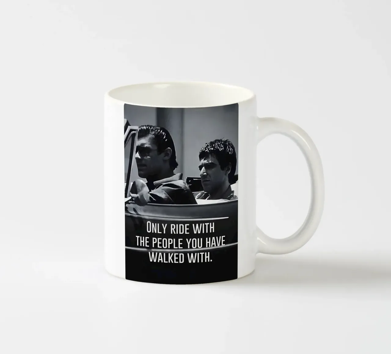 "ONLY RIDE WITH THE PEOPLE YOU HAVE WALKED WITH" tazza in ceramica da Type & Tape