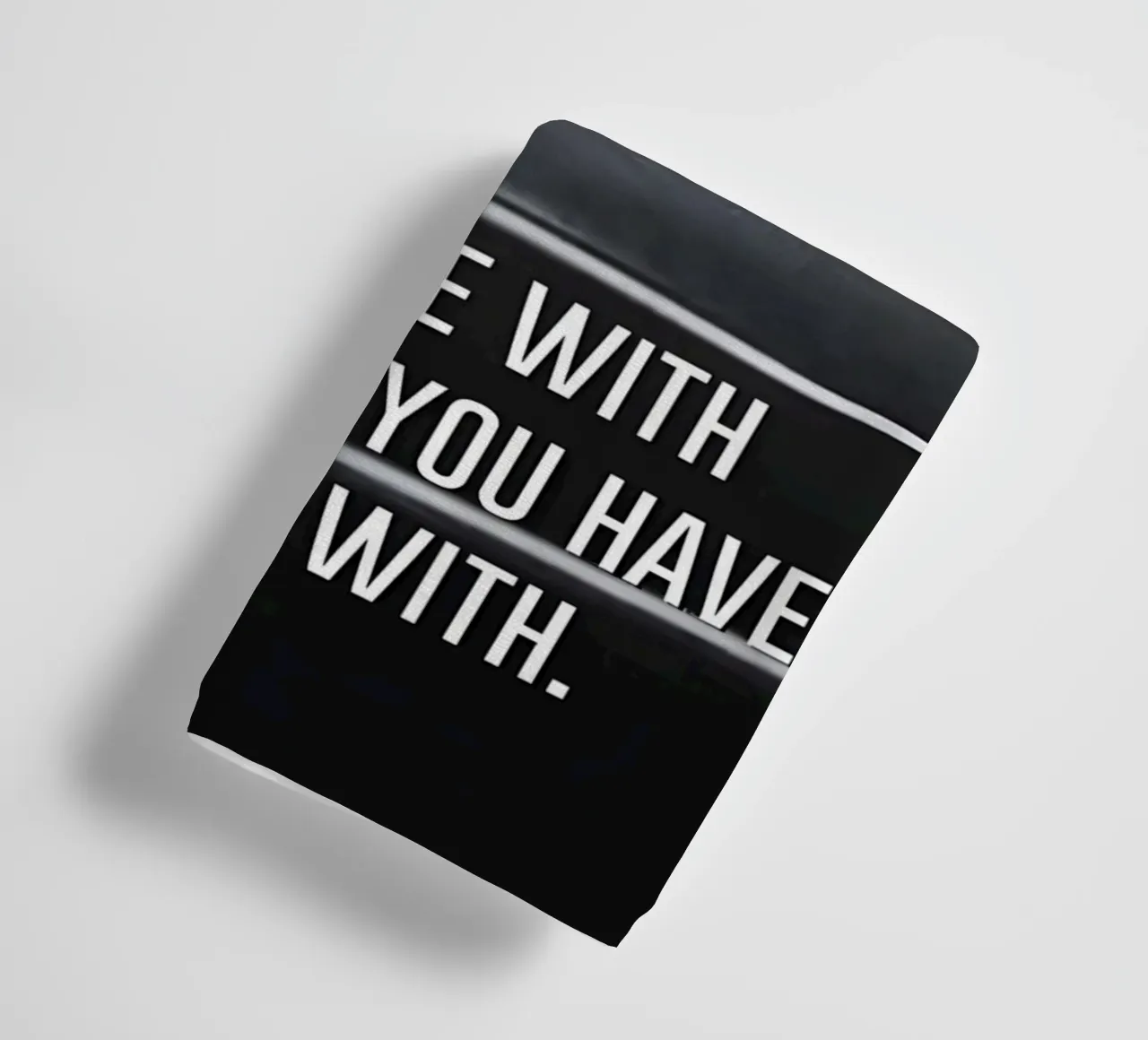"ONLY RIDE WITH THE PEOPLE YOU HAVE WALKED WITH" asciugamano da bagno da Type & Tape