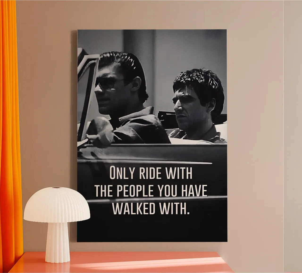 "ONLY RIDE WITH THE PEOPLE YOU HAVE WALKED WITH" tela con Cornice a cassetta da Type & Tape
