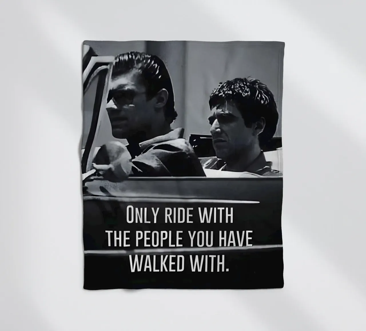 "ONLY RIDE WITH THE PEOPLE YOU HAVE WALKED WITH" coperta in pile da Type & Tape