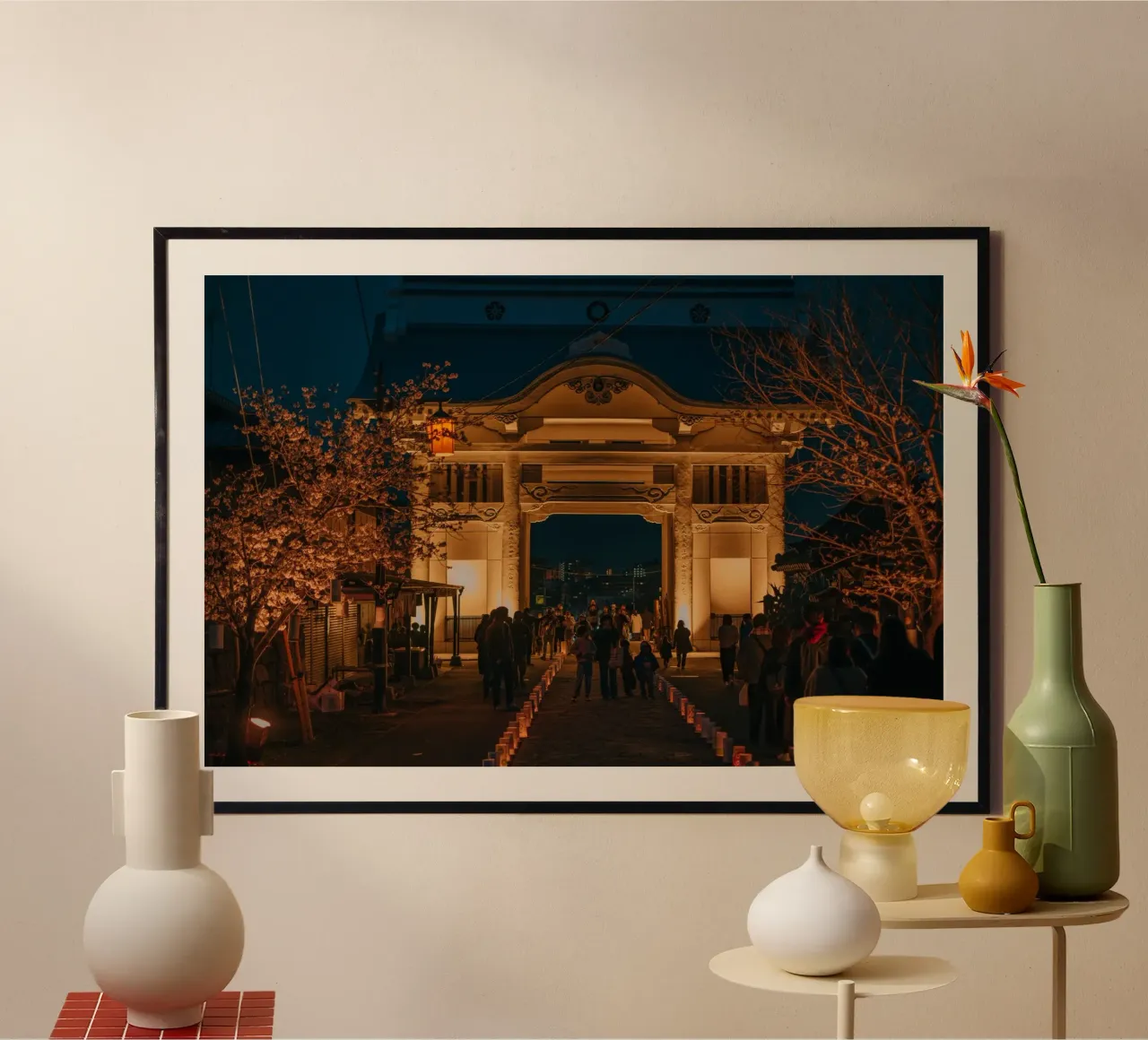 Tempio notturno dei ciliegi in fiore - Kumamoto, Giappone poster con telaio in alluminio da Marcel Bisig