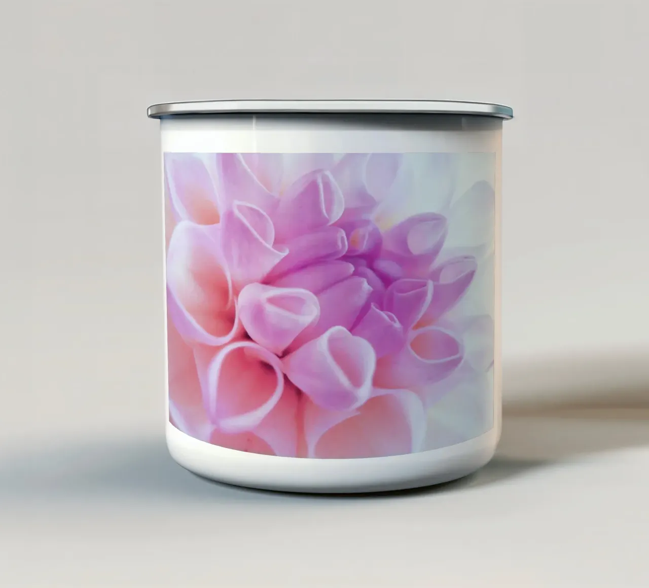 Flower tazza in smalto da Flo Klein