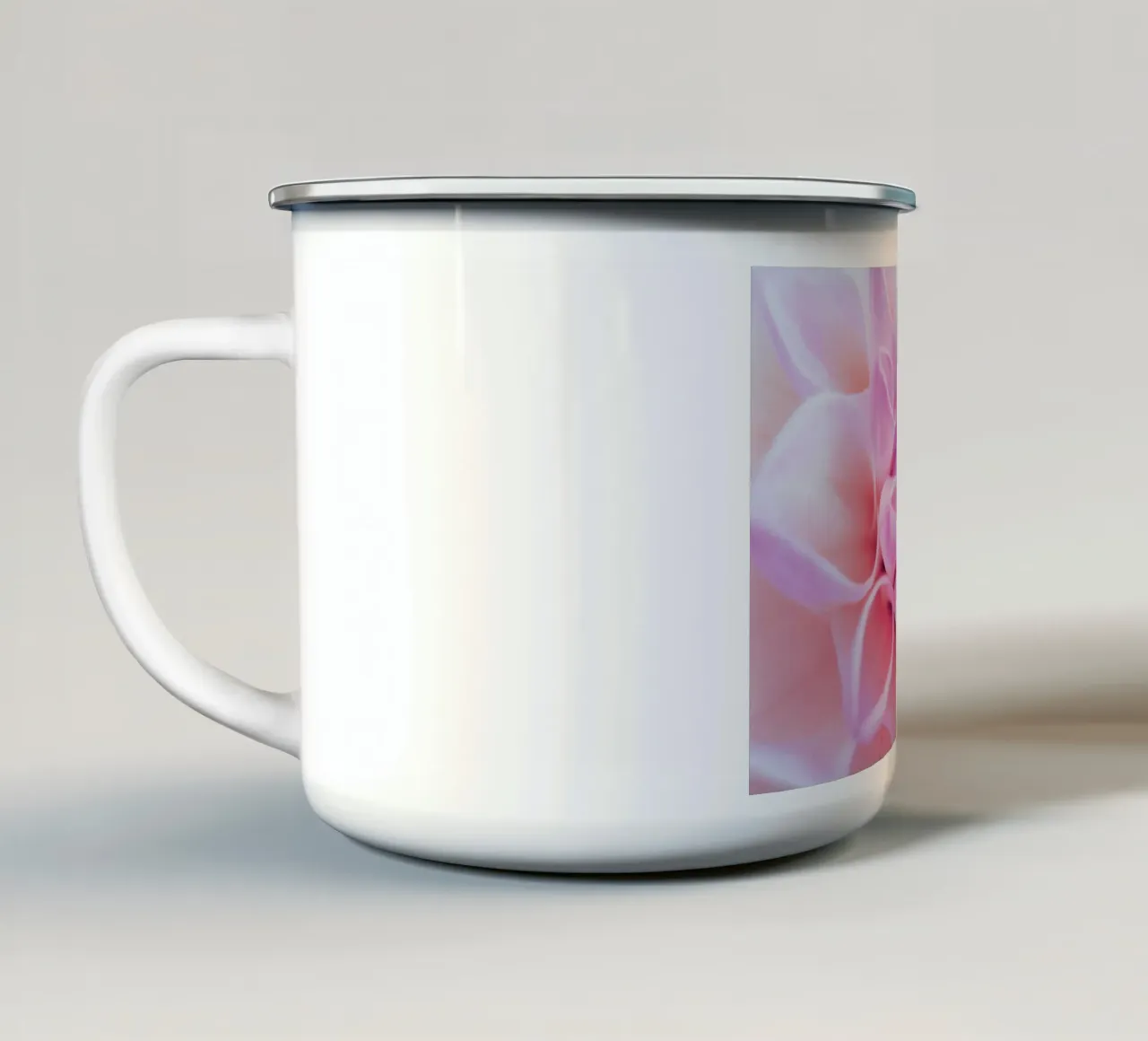 Flower tazza in smalto da Flo Klein