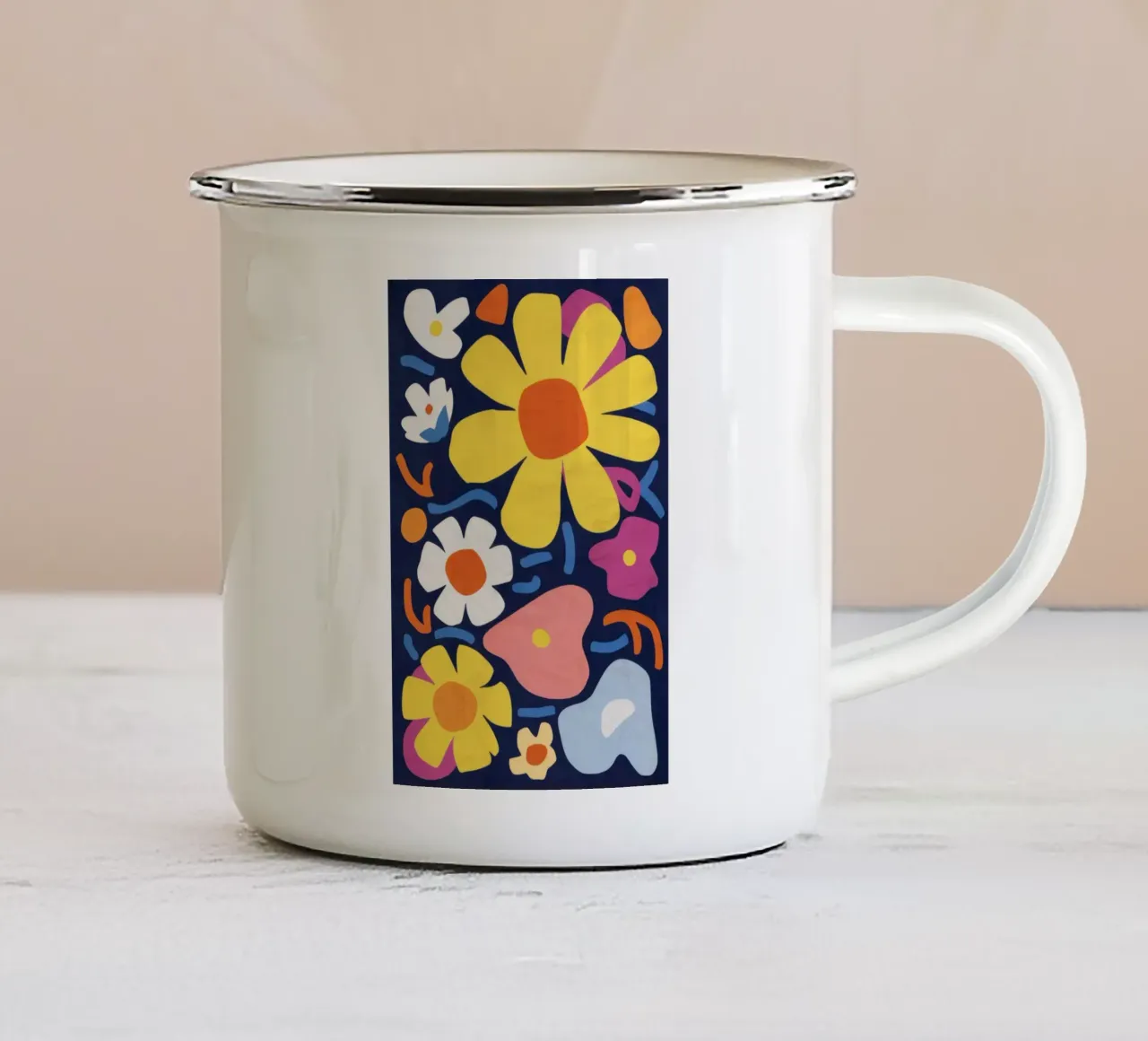 Medley di fiori retrò tazza in smalto da Bara Suara