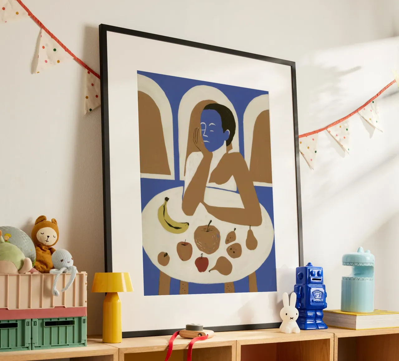 Signora della frutta poster con telaio in plastica da Nova Glaze