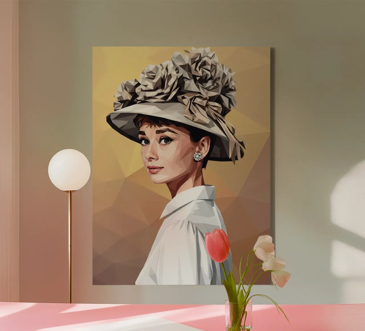 Audrey Hepburn con un cappello stravagante Lowpoly tela con Cornice a cassetta da Low Profile