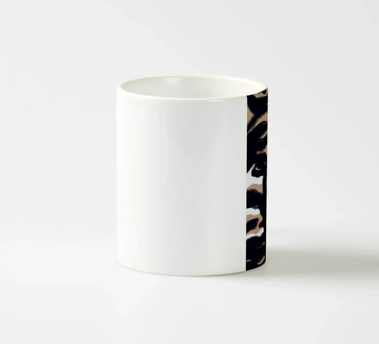 Linea astratta in grassetto 07 tazza in ceramica da Little Dean