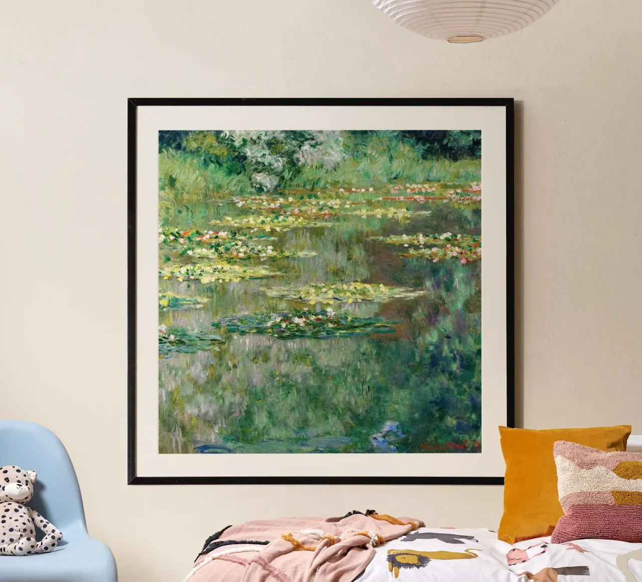 Stagno delle ninfee II poster con telaio in plastica da June Jordan