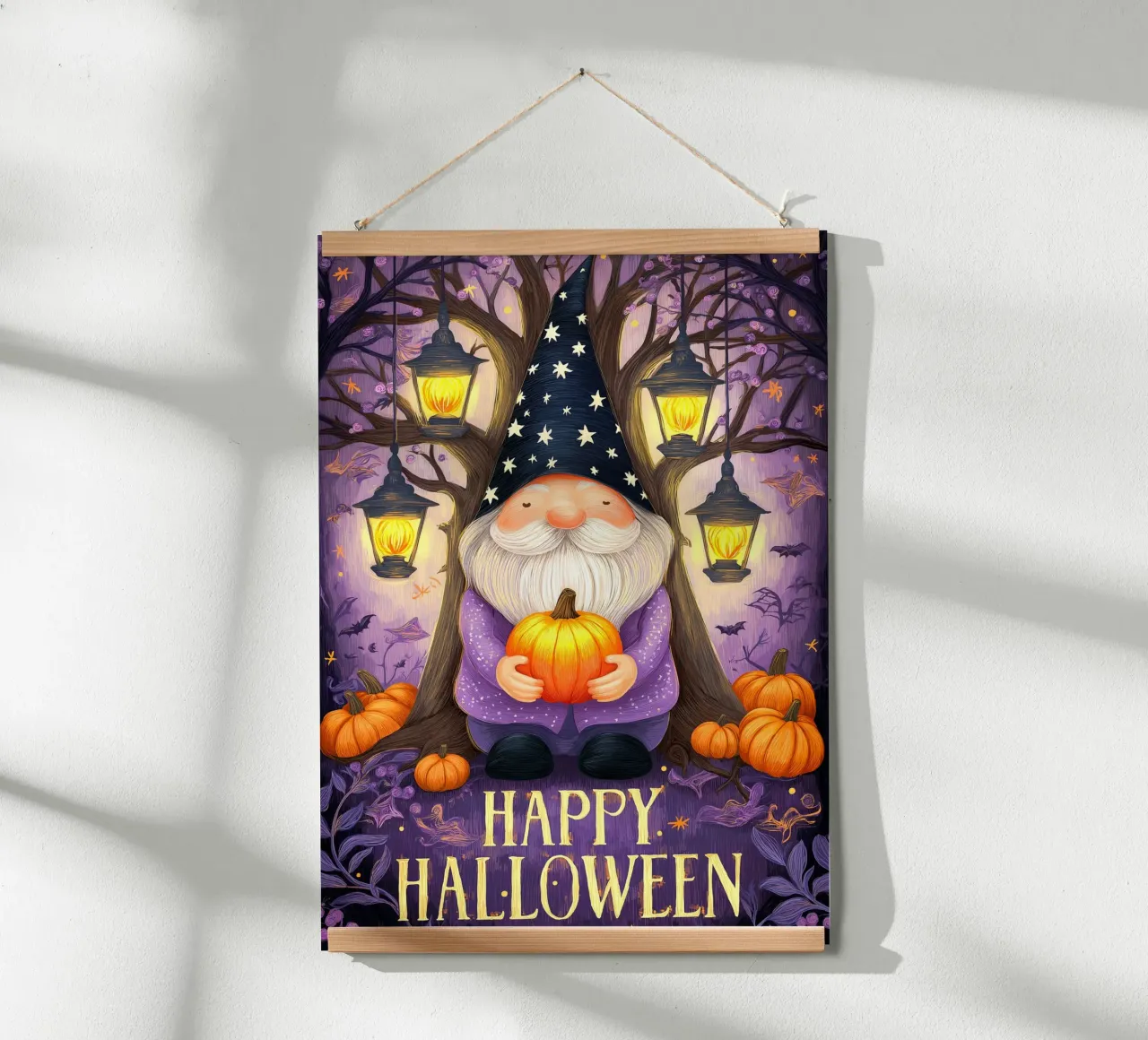 Gnomo e zucca di Halloween poster con telaio in legno da Fleur de Lys