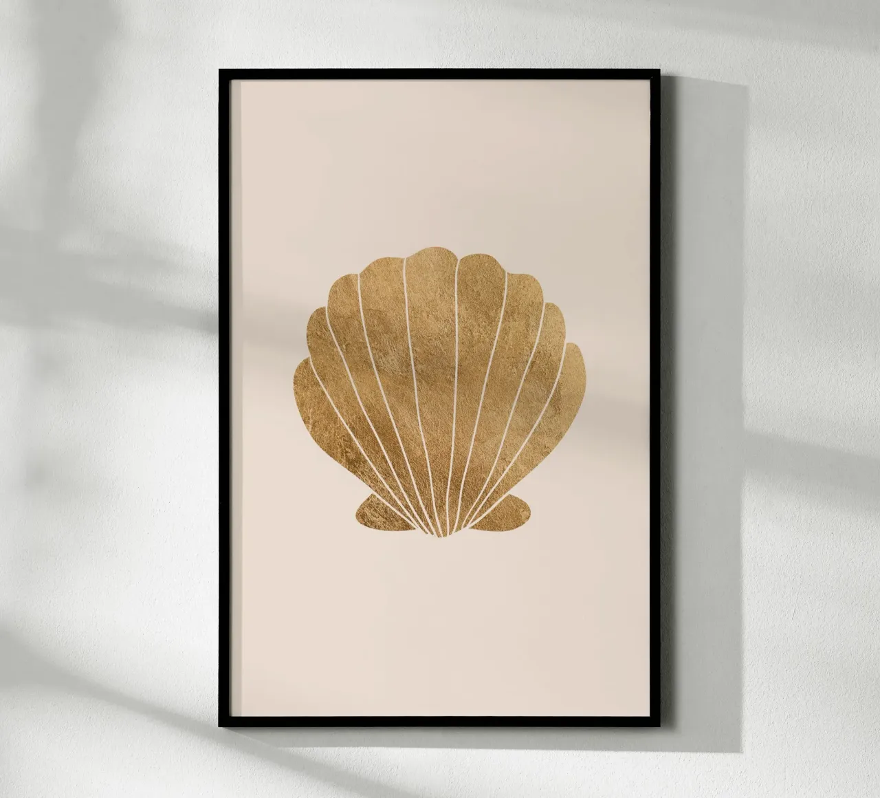 Gold clam shell poster con telaio in alluminio da GraceDigitalArtCo
