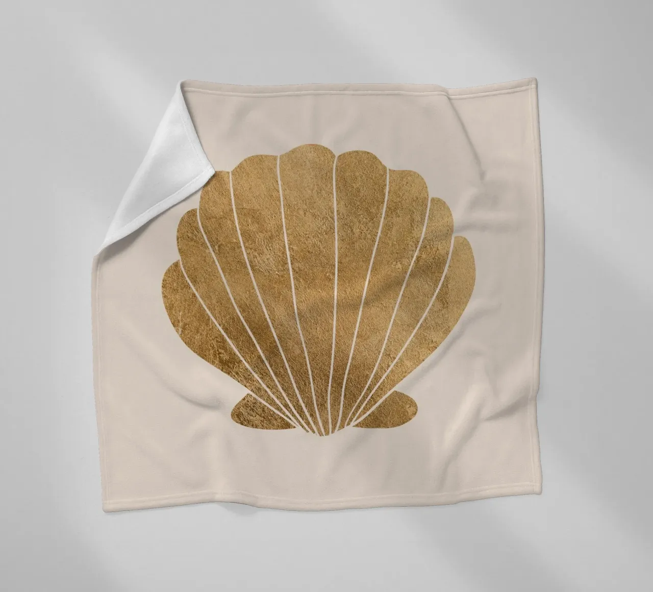 Gold clam shell coperta in pile da GraceDigitalArtCo