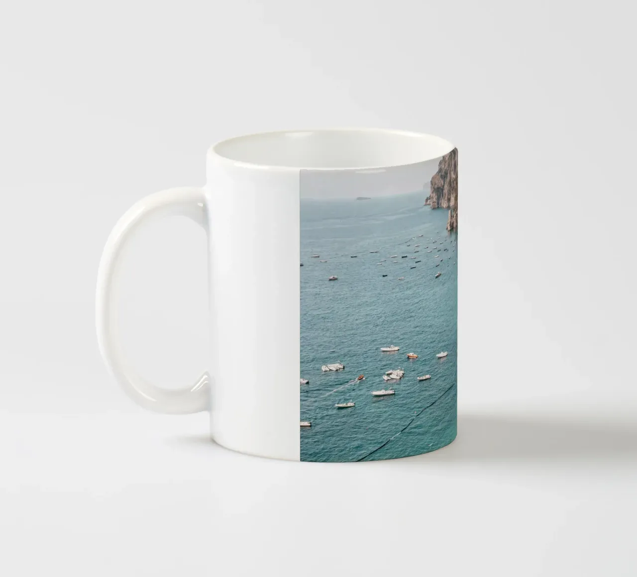 Positano Beach View tazza in ceramica da GraceDigitalArtCo