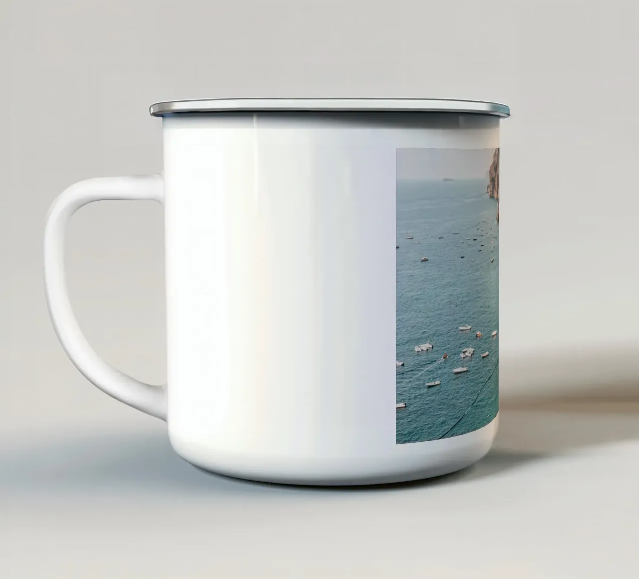 Positano Beach View tazza in smalto da GraceDigitalArtCo