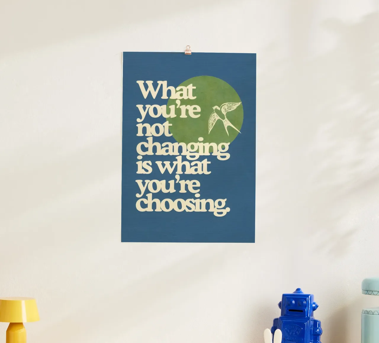 birds in flight poster con telaio in plastica da Type & Tape