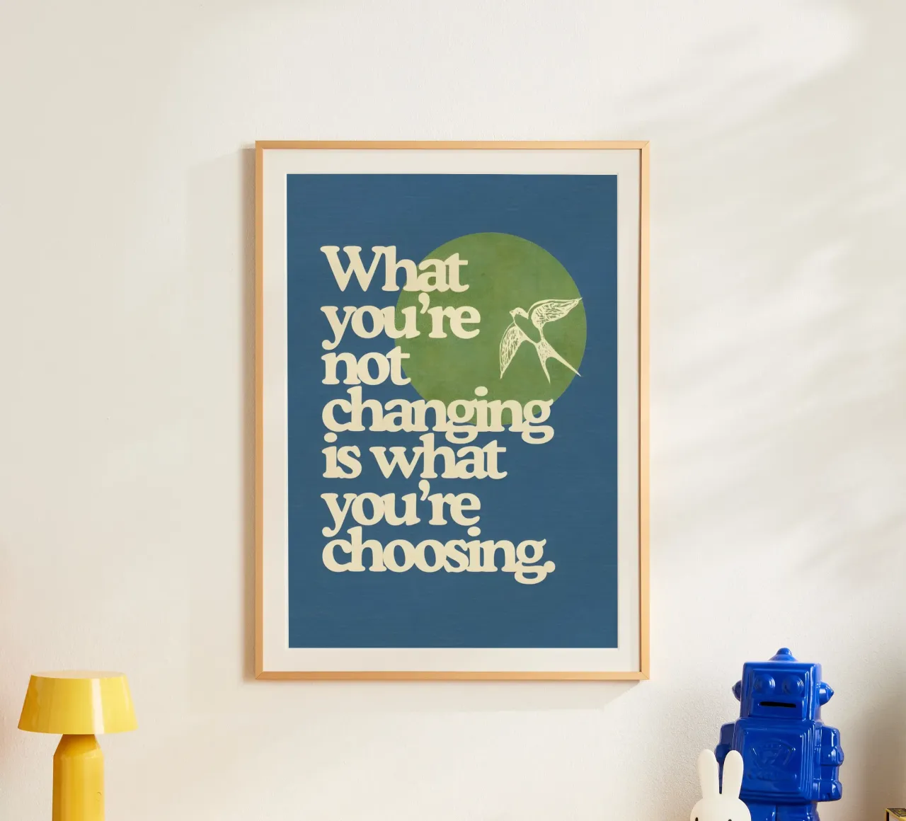 birds in flight poster con telaio in plastica da Type & Tape