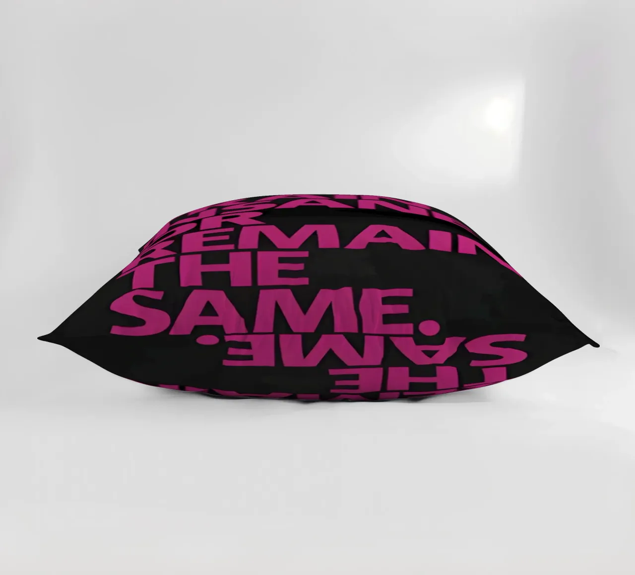 Train Insane Or Remain The Same' cuscino da Type & Tape