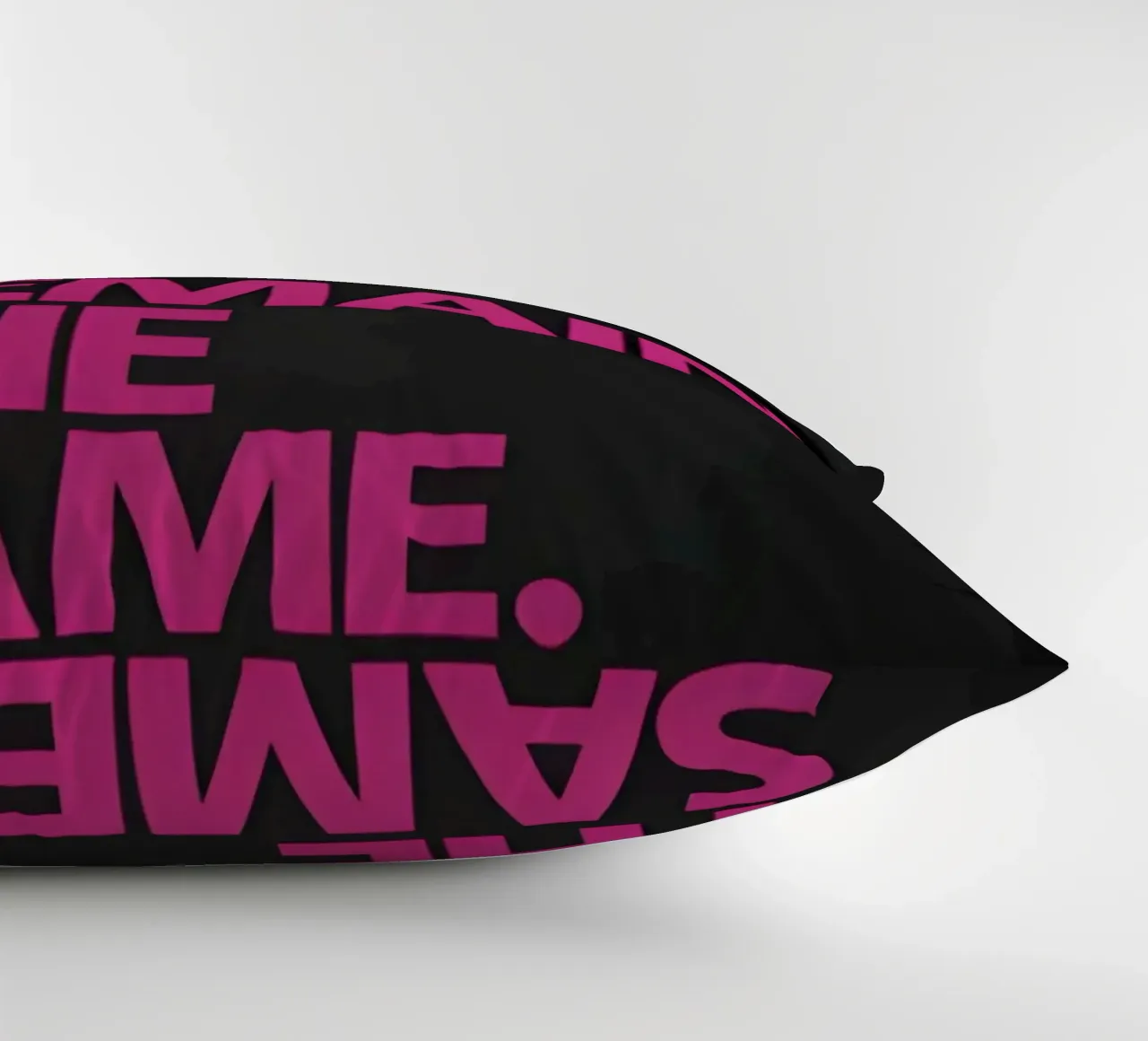 Train Insane Or Remain The Same' cuscino da Type & Tape