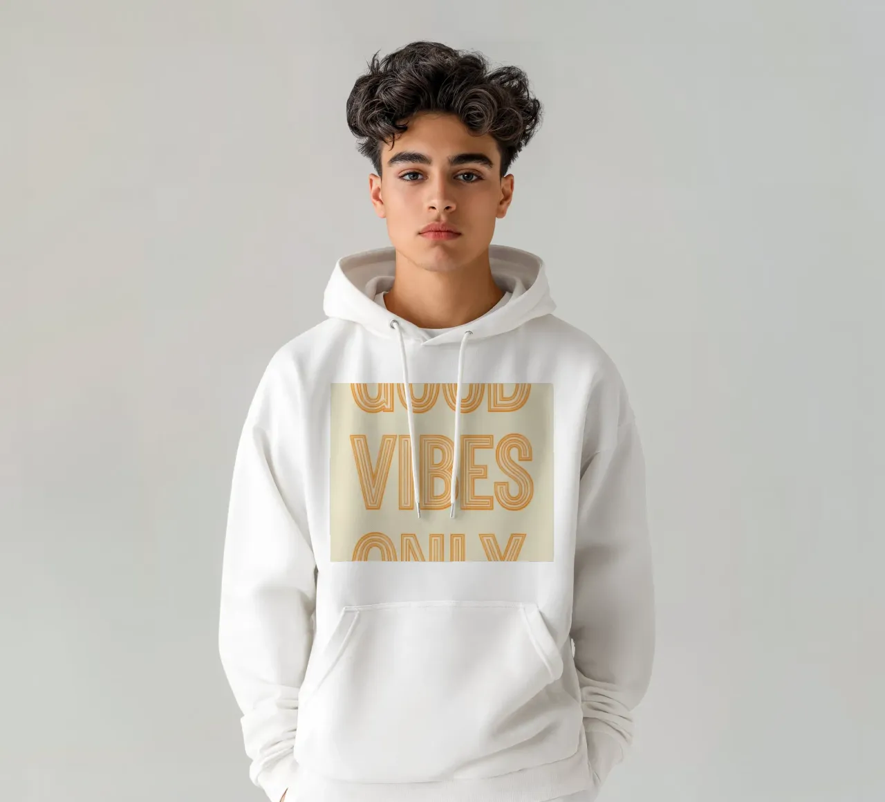 Grafica Good Vibes solo in arancione felpa con cappuccio da DesignDoodle