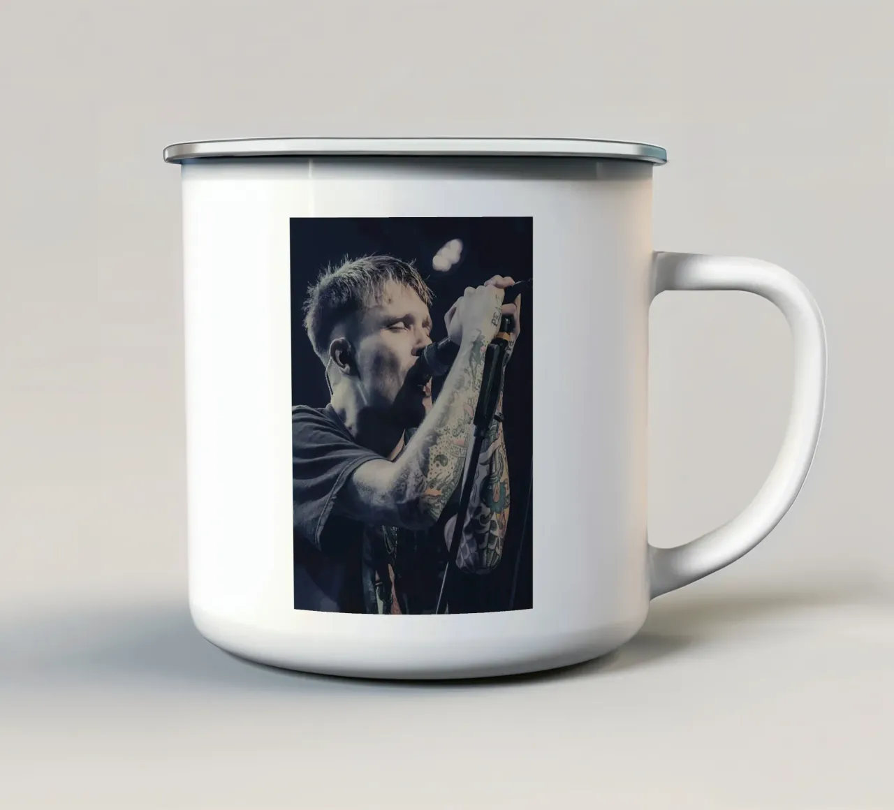 Ben Barlow Neck Deep tazza in smalto da Musadad Shop