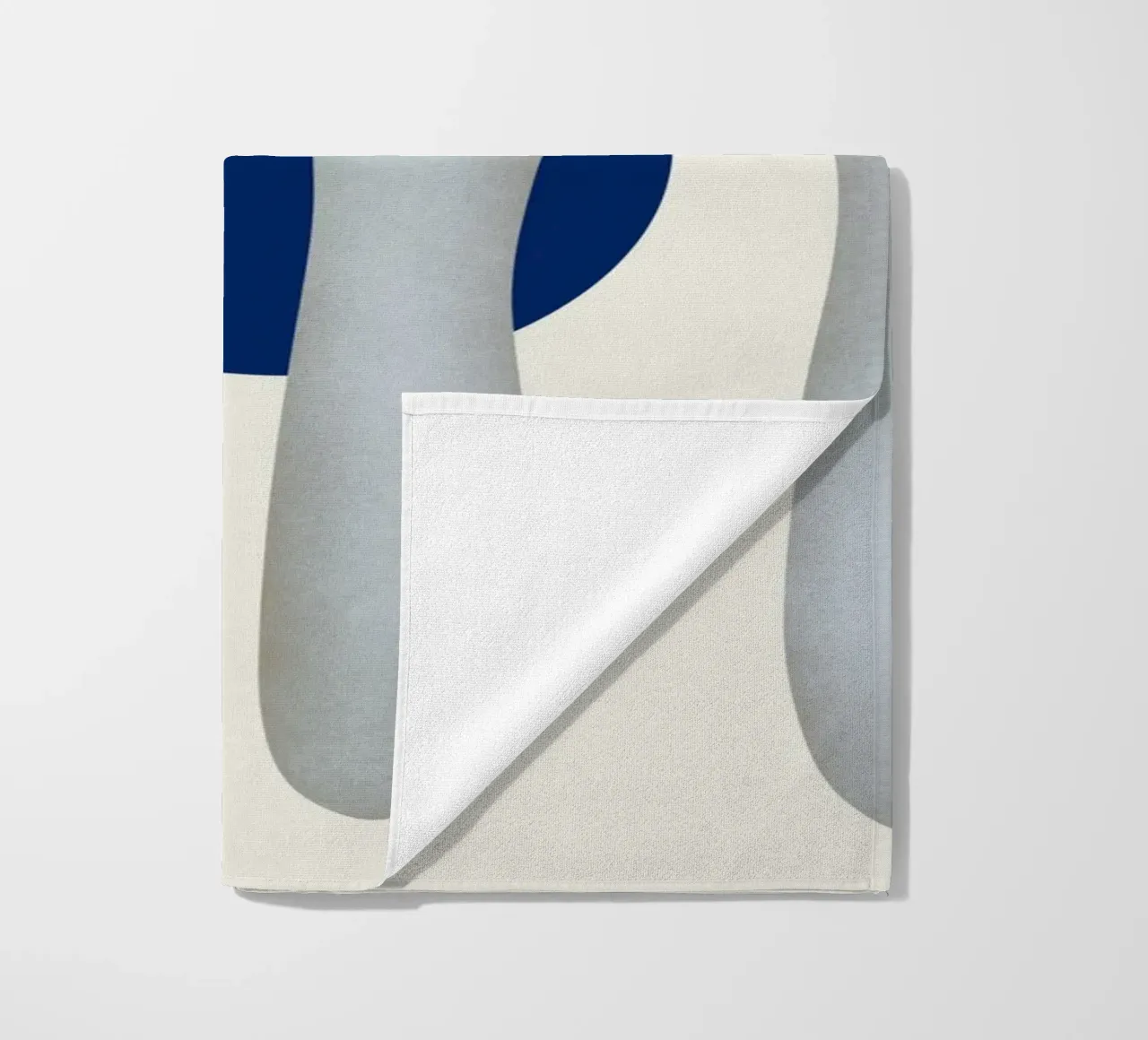 Modello liquido telo mare da Little Dean