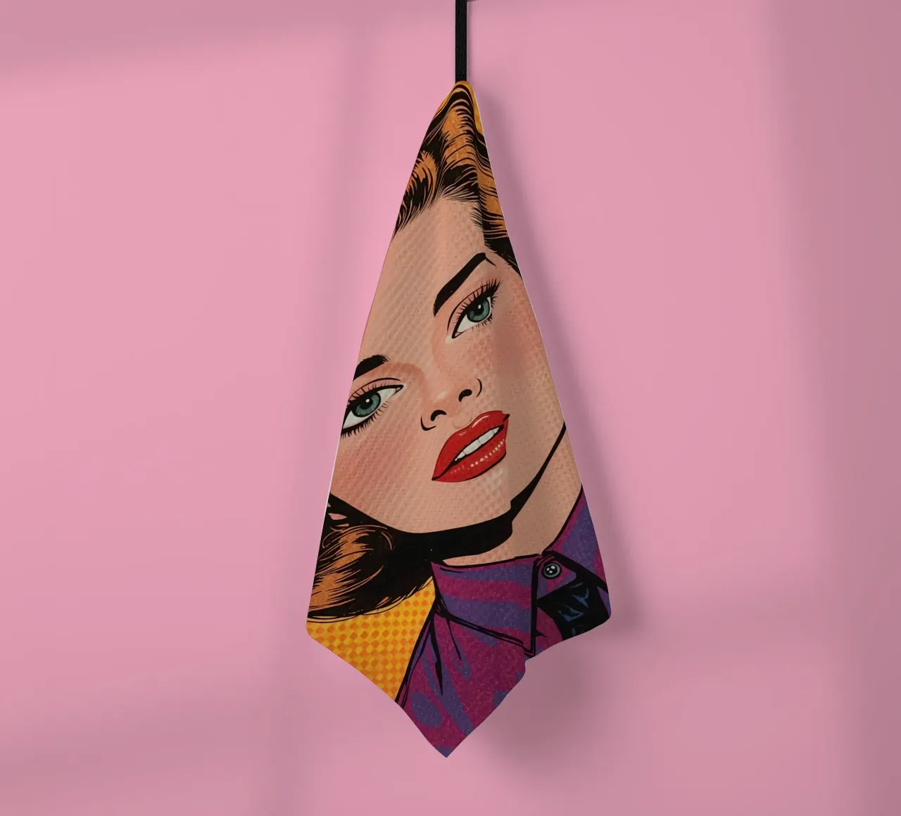 Femme en tailleur Portrait dans le style Pop Art torchon de DesignDoodle