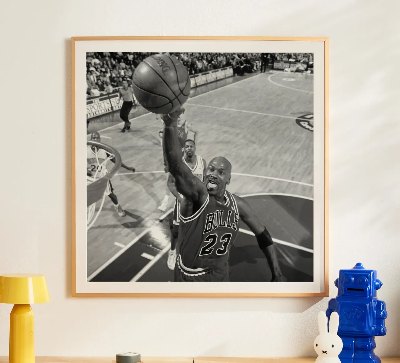 Momento epico Jordan Bw poster con telaio in plastica da FAKE ARTWORK STORE