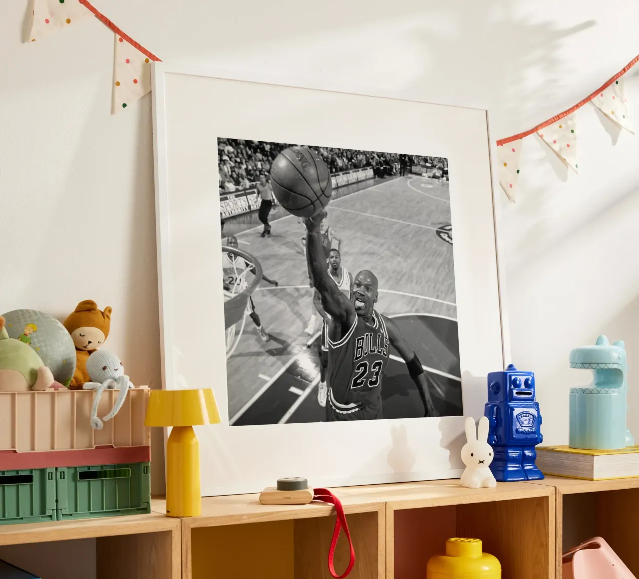 Momento epico Jordan Bw poster con telaio in plastica da FAKE ARTWORK STORE