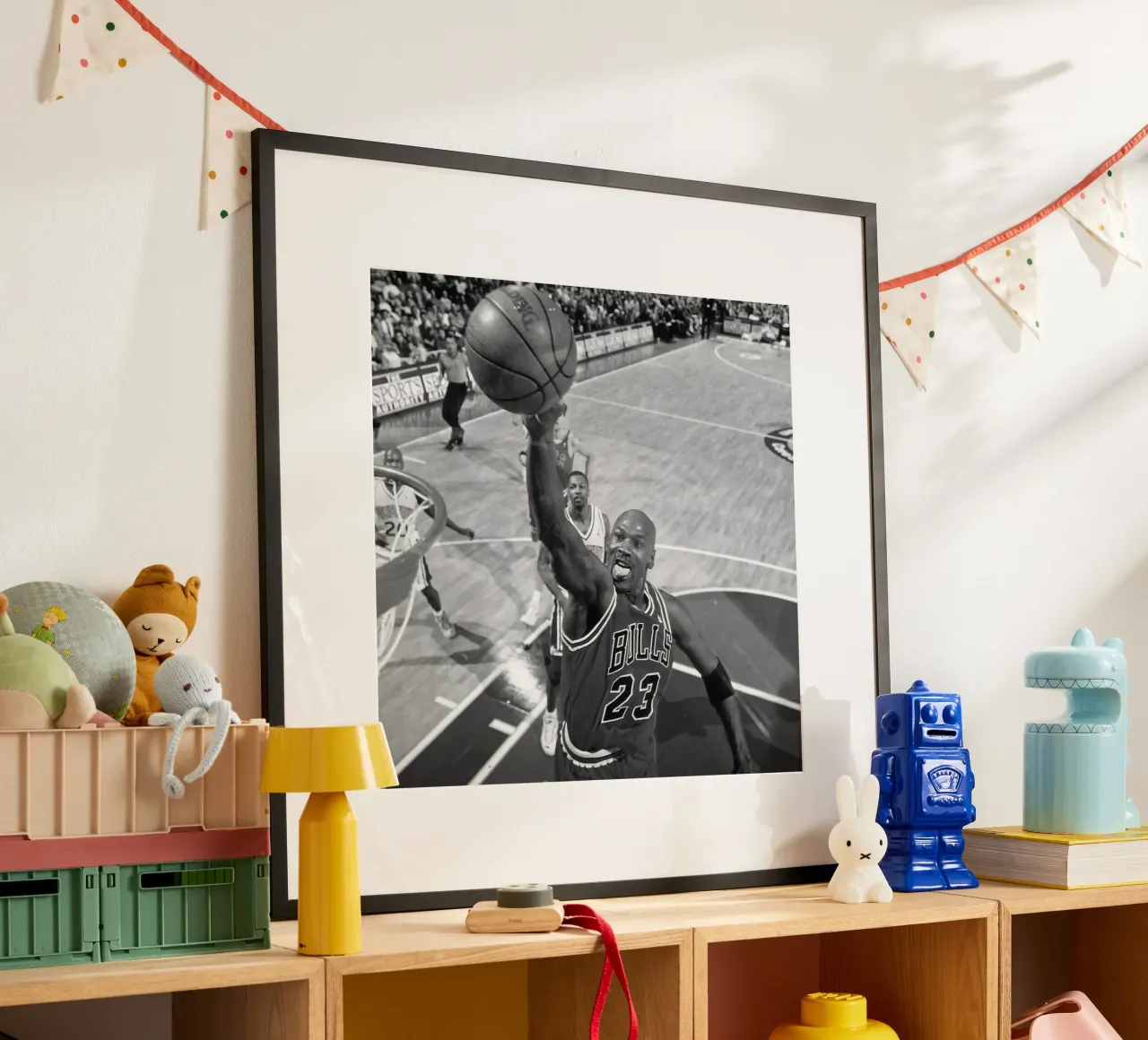 Momento epico Jordan Bw poster con telaio in plastica da FAKE ARTWORK STORE