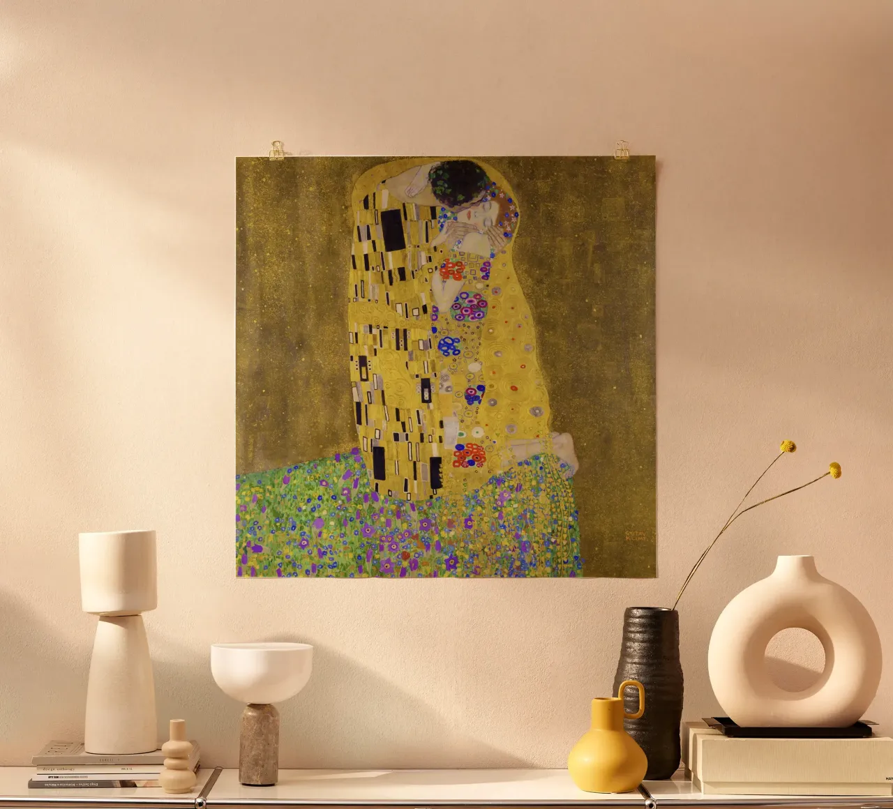 Il bacio di Gustav Klimt (1907-1908) poster con telaio in legno da Art History