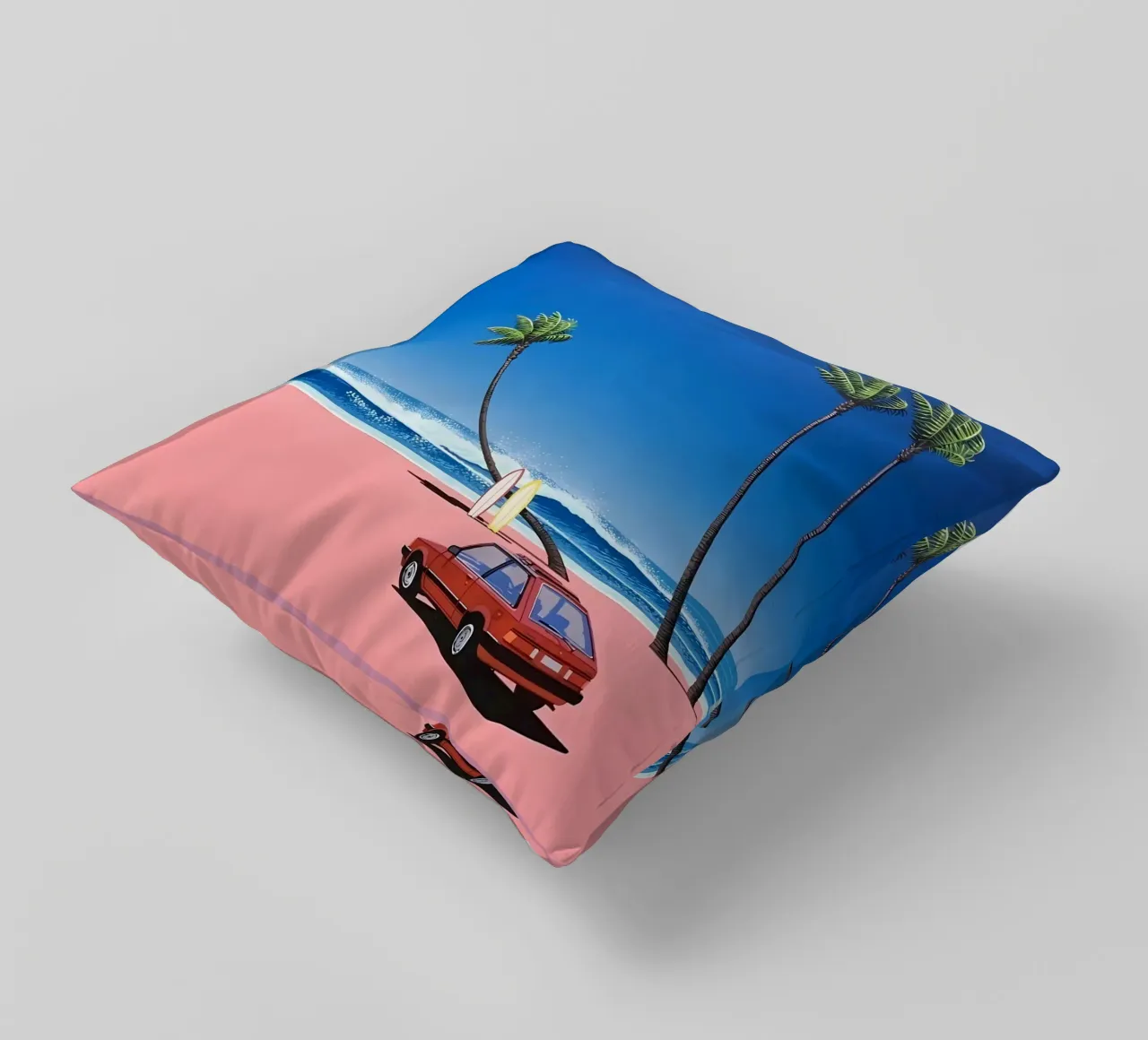 Auto rossa su una bella spiaggia cuscino da HKS JAPANESESTORE