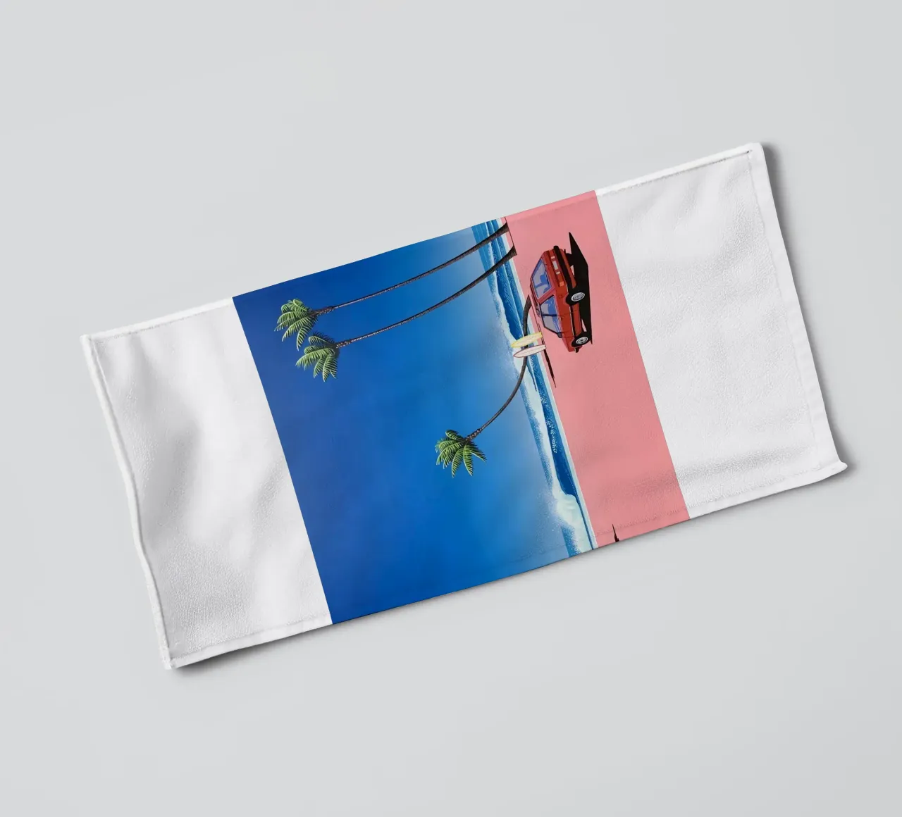 Auto rossa su una bella spiaggia asciugamano da bagno da HKS JAPANESESTORE