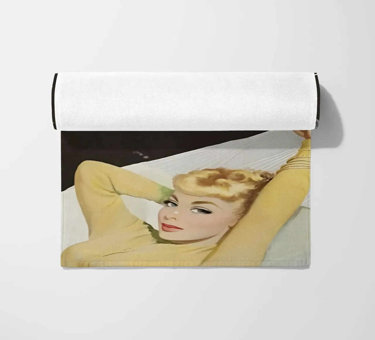 'Everything will kill you, so choose something fun' telo mare da Type & Tape