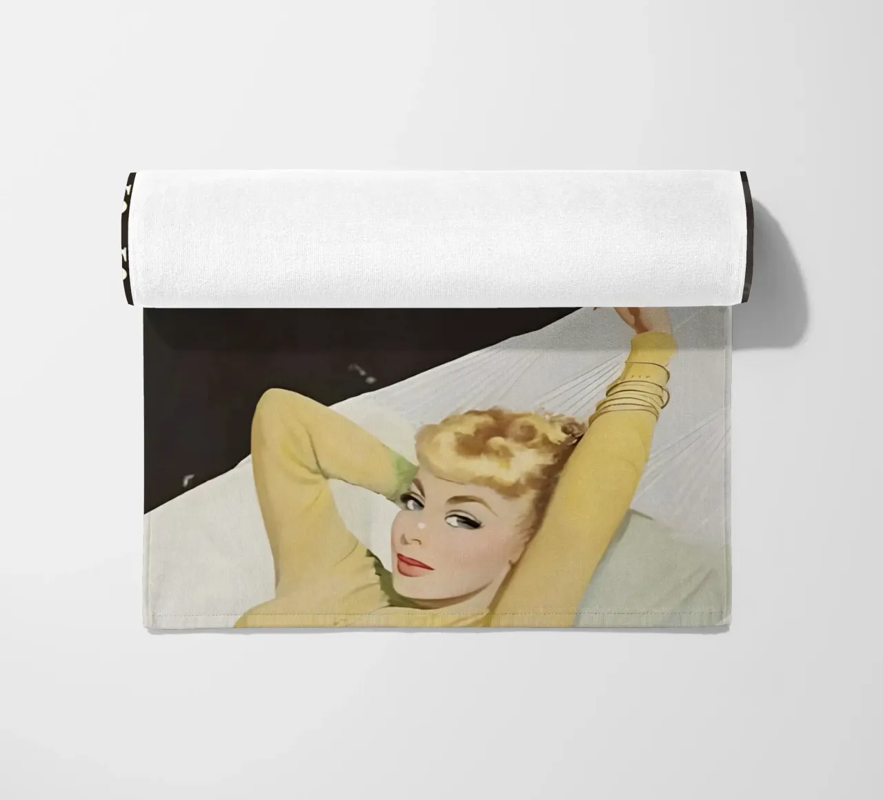 'Everything will kill you, so choose something fun' telo mare da Type & Tape