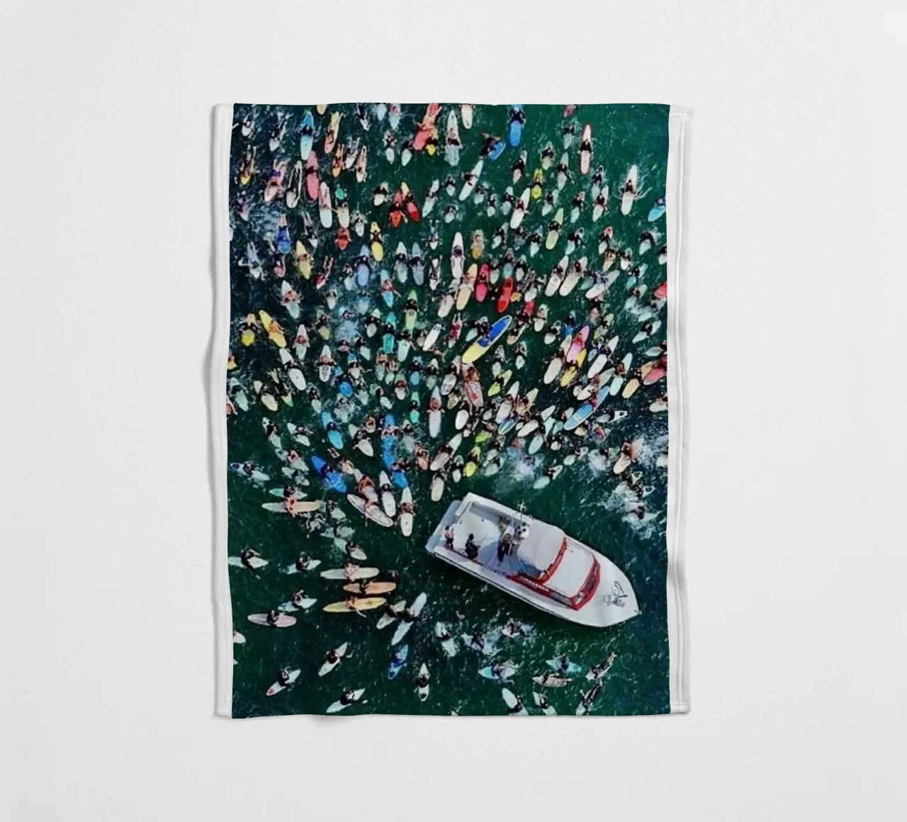 Raduno in mare - Slim Aarons coperta in pile da The Poster UK