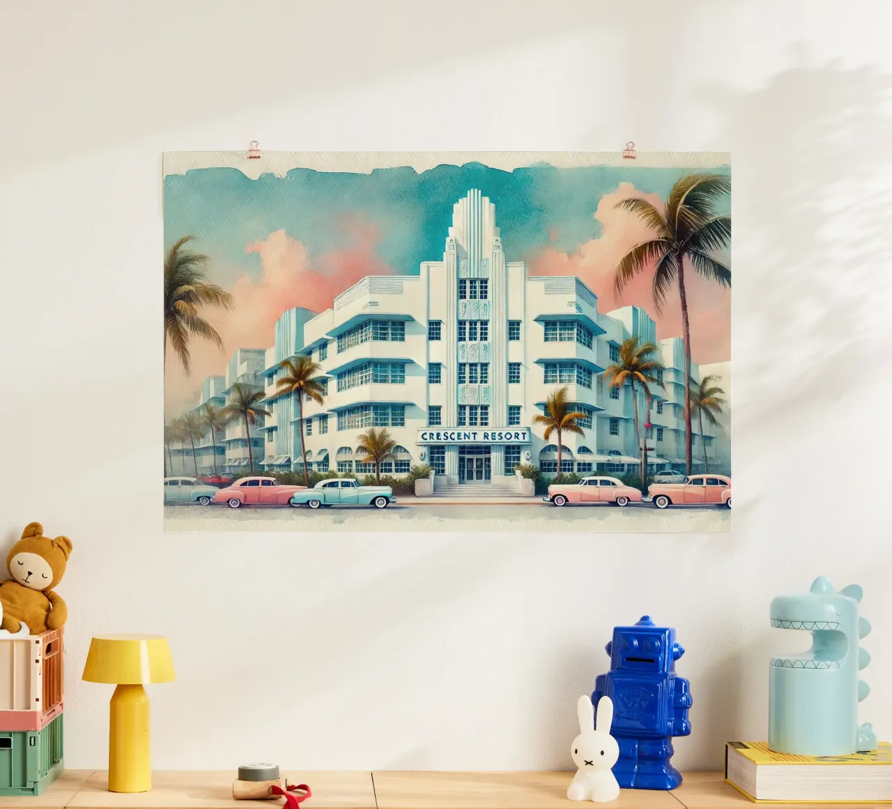 Poster d'epoca del Crescent Resort, Miami Beach poster con telaio in legno da Chromatic Fusion Studio