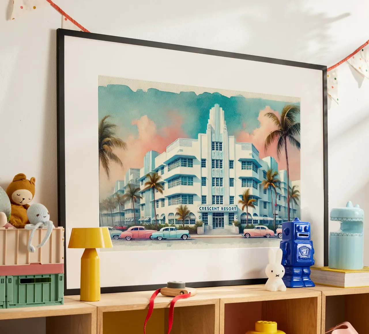Poster d'epoca del Crescent Resort, Miami Beach poster con telaio in legno da Chromatic Fusion Studio