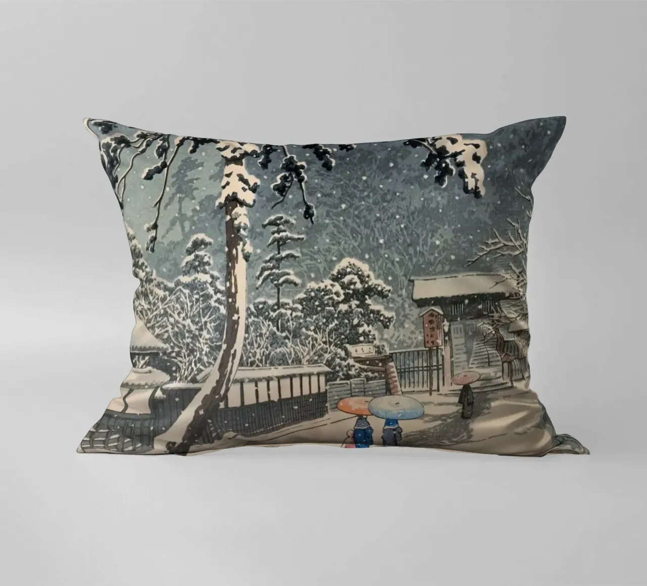 Ukiyo-e: Hasui Kawase - Ikegami Honmon-ji (池上本門寺) cuscino da Aesthetic Muse