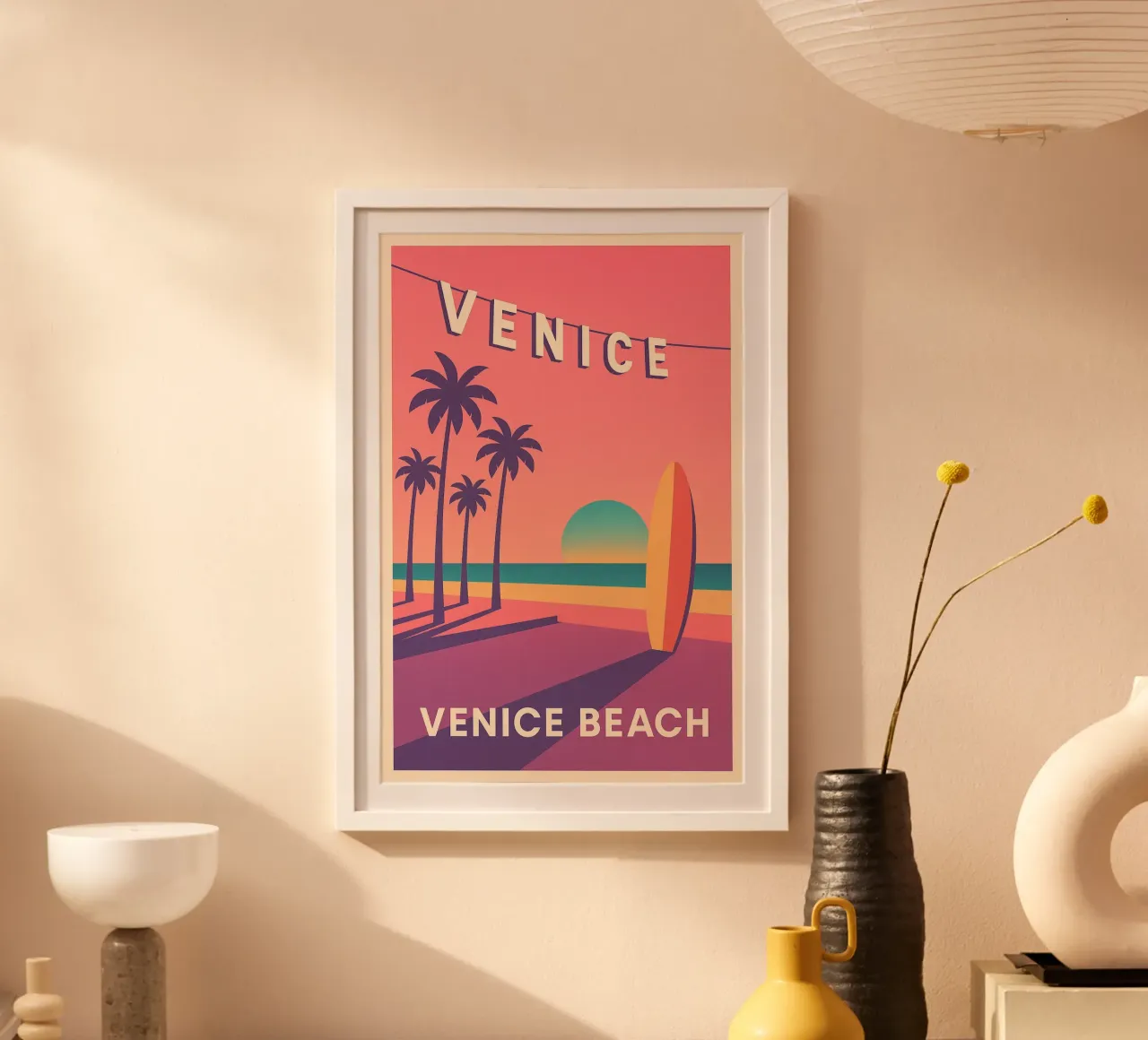 Poster di Venice Beach - Surf e palme al tramonto poster con telaio in alluminio da JETLAG | affiches voyage